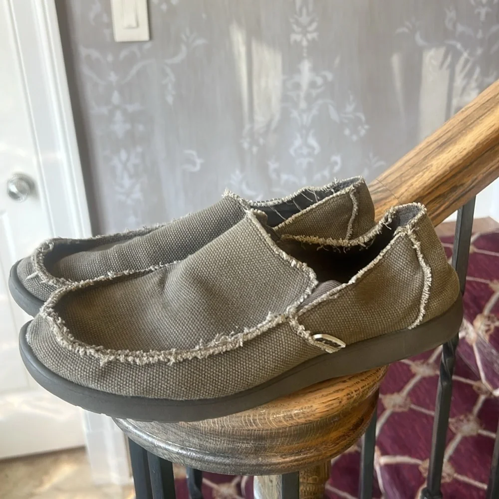 Crocs men’s size 8 fabric olive green, good condition